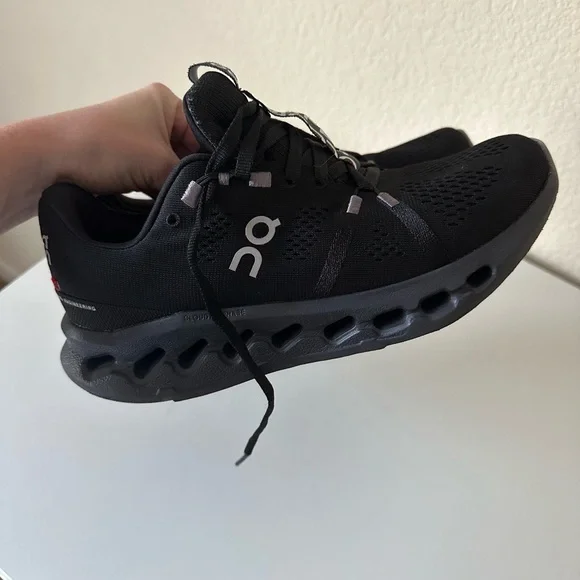 - On Cloudsurfer - Picture 3 of 7